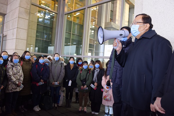 郝平校长.jpg