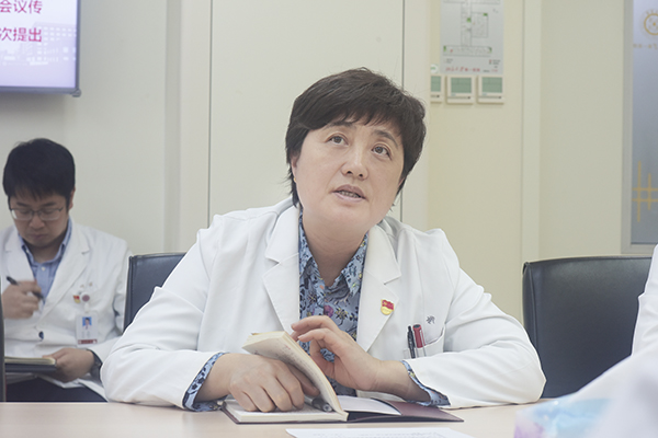 5 党委副书记、工会主席杨柳发言.jpg
