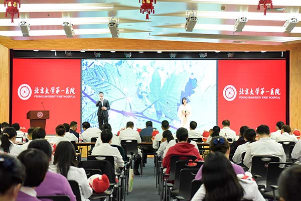 2 普通外科表演二重唱《一路生花》.jpg