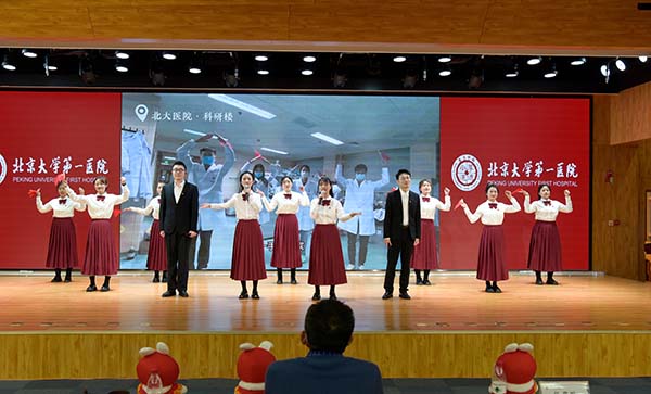 4 医学生表演合唱《国家》.jpg