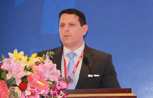 Christoher Prentice 作报告.jpg