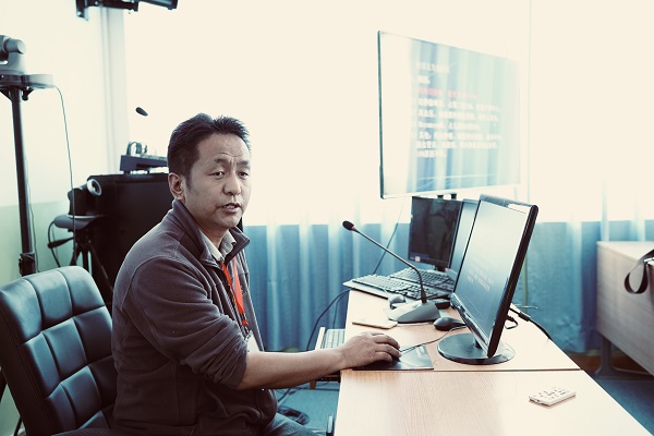 西藏医生.jpg
