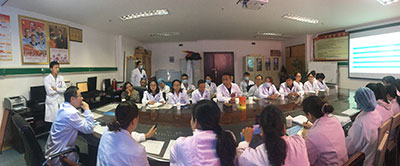3-援藏专家倡导西藏自治区人民医院组织首次产科、儿科联合查房.jpg