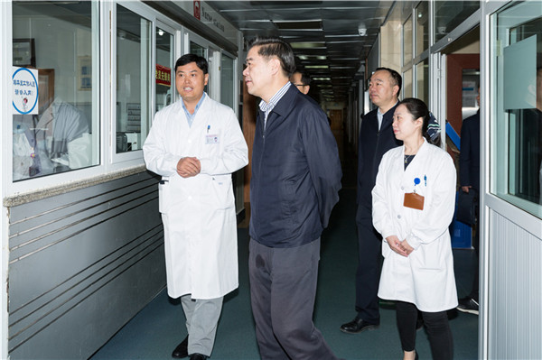 4-曾万明部长的亲切关怀.jpg
