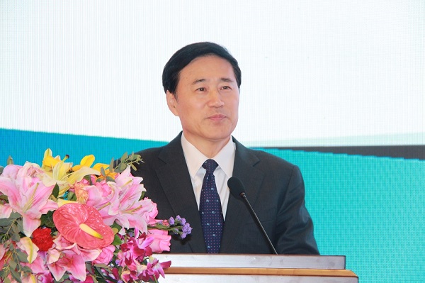 刘玉村教授作报告.jpg