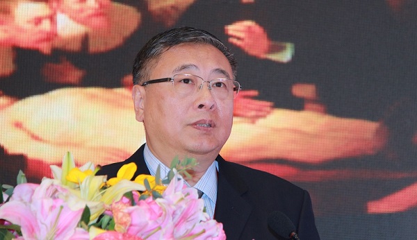田伟教授作报告.jpg