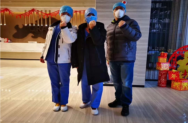 王玉英老师带领胸科李喆护士与齐康医生首批进入病房.png