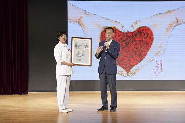 书记送给王玉英老师装裱画.jpg