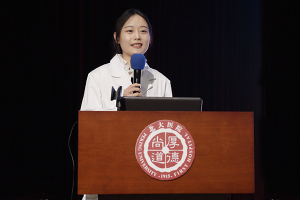 学生代表发言——2019级 邵一诺.jpg