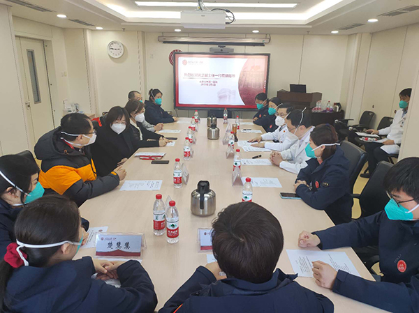 领导关怀5.交流座谈会.jpg