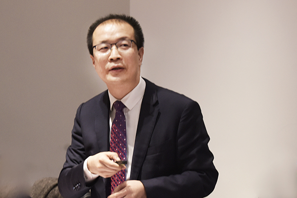 分享参会感受，点赞会议新风2 北大医院太原医院院长 李新华.jpg
