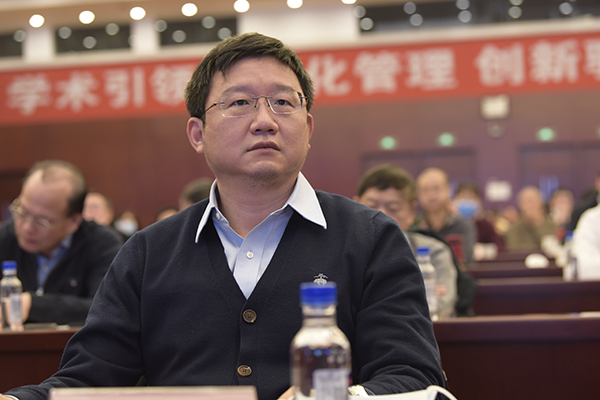 分享参会感受，点赞会议新风5 心血管内科副主任（主持工作） 张岩.jpg