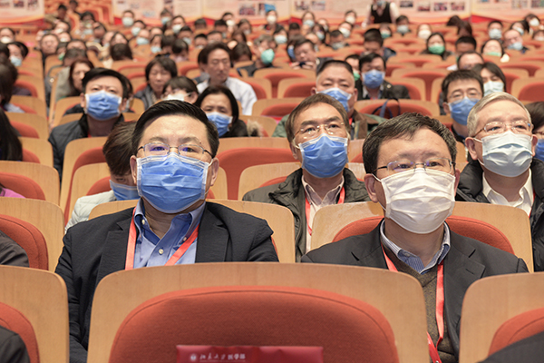 1 参会代表.jpg