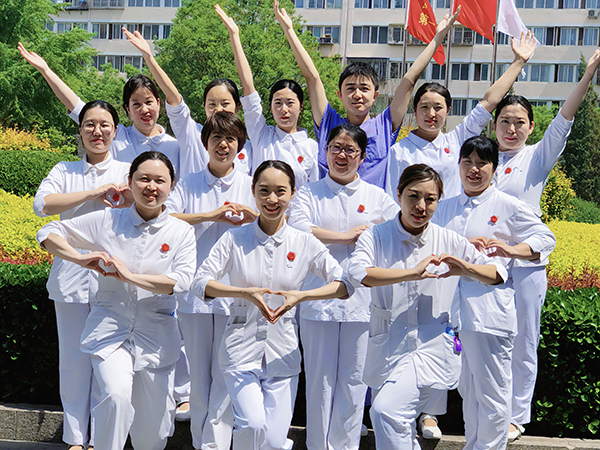 【5·12国际护士节】5 外科团队合照.jpg