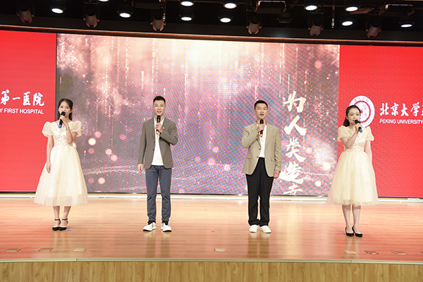 15 合唱《青春》.jpg