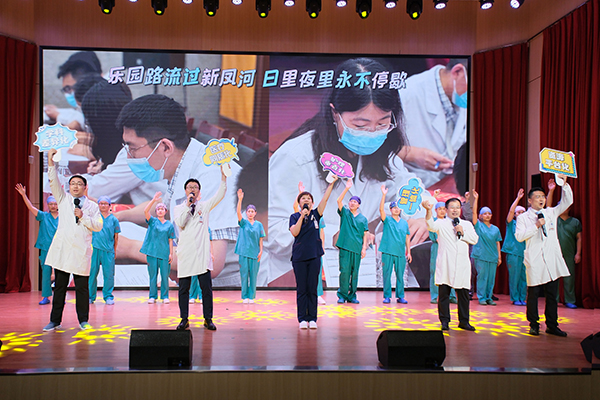 16乐园小夜曲2.jpg
