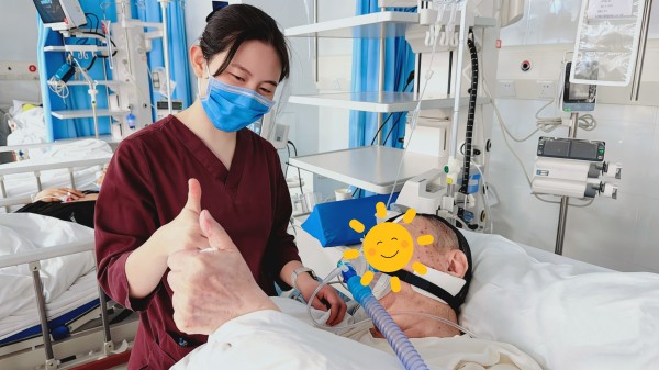 照片8_优秀护士_胡晓敏.jpg 照片8_优秀护士_胡晓敏.jpg