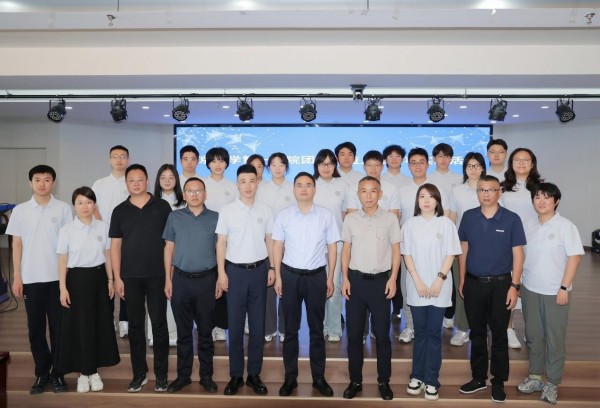图片8.jpg 图片8.jpg